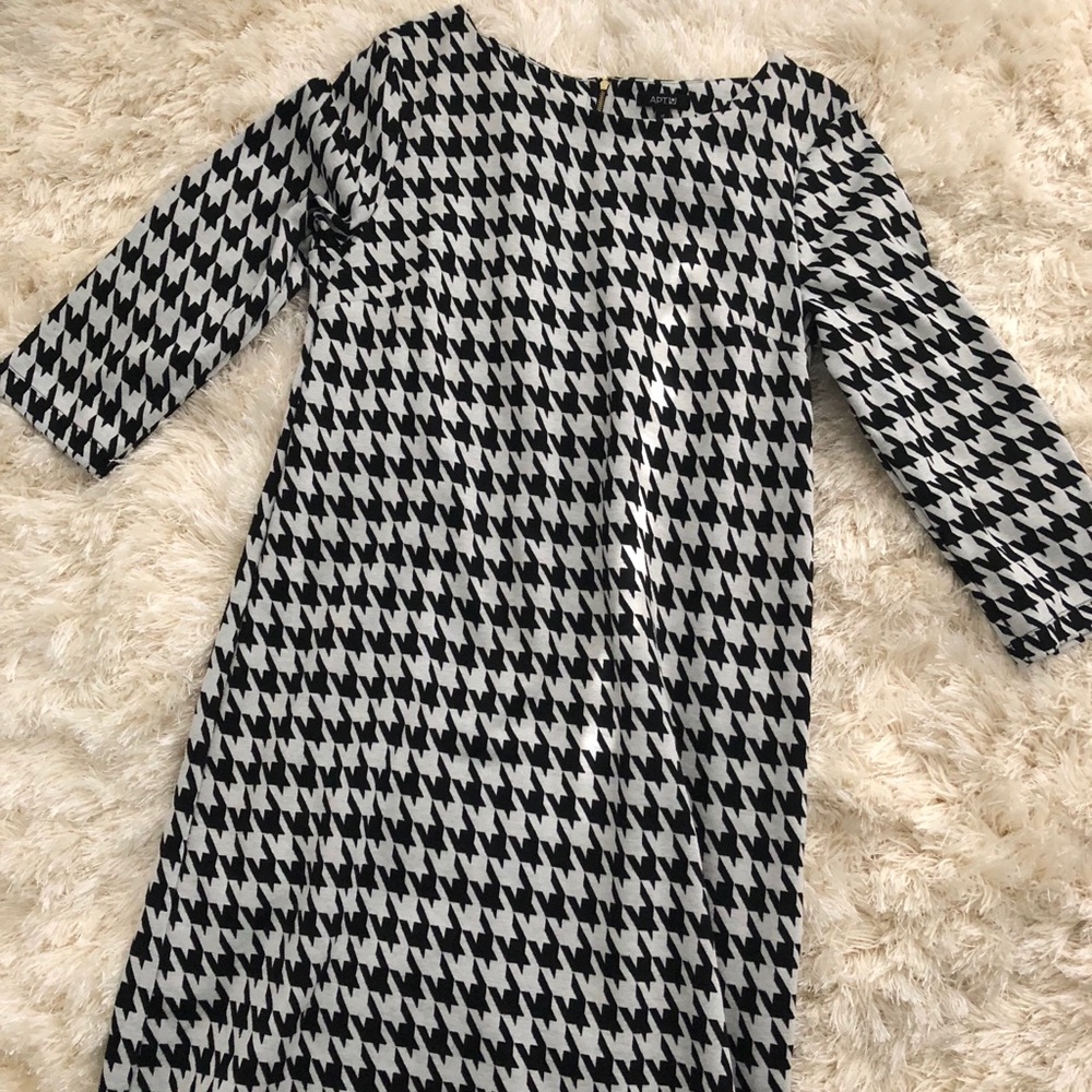 Women’s black and white dress size Medium